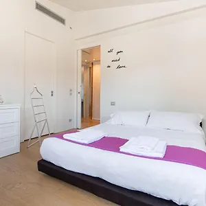  Apartment Stunning Floor Flat In The Heart Of