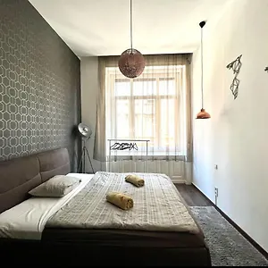 Wonderful Design In The Centre Appartamento Budapest